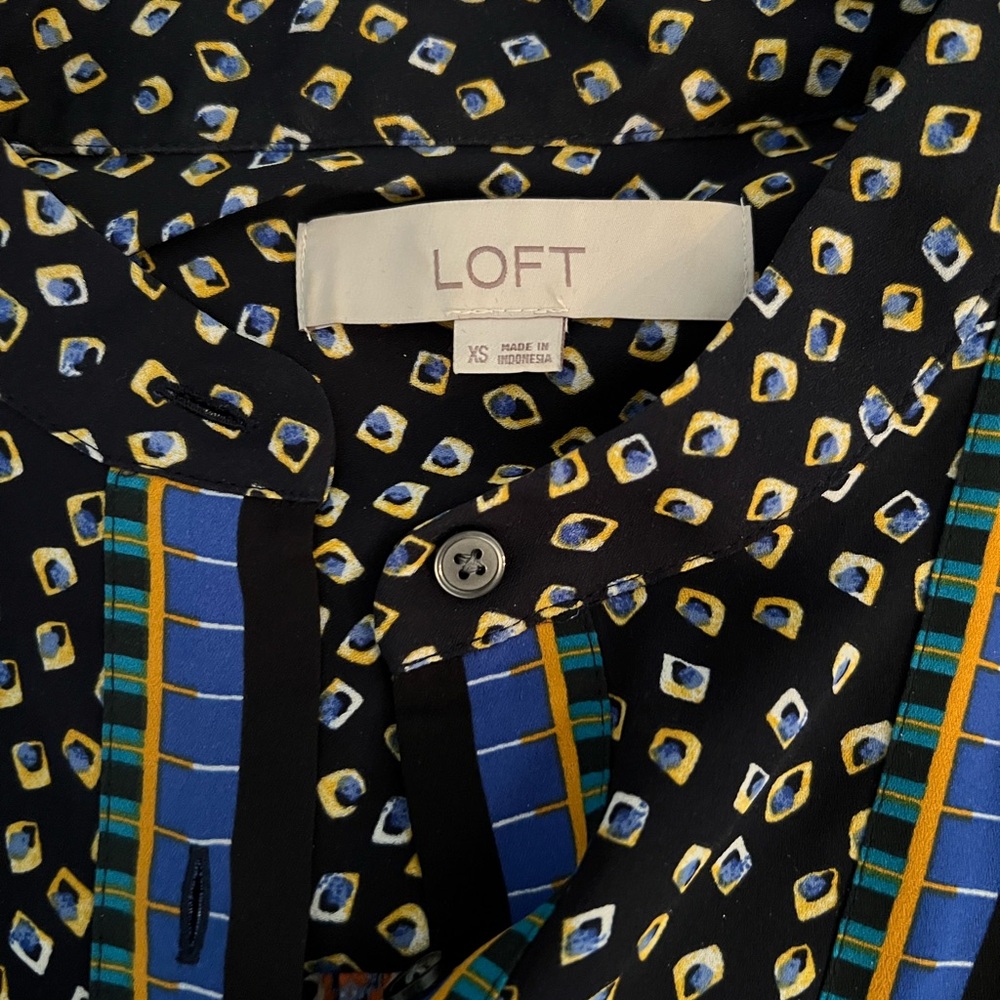 Loft Partial Button Up Patterned Blouse With Butt… - image 3